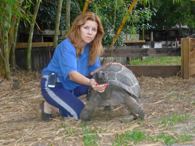 Rosie-22-inch-Female-Aldabra-3.jpg